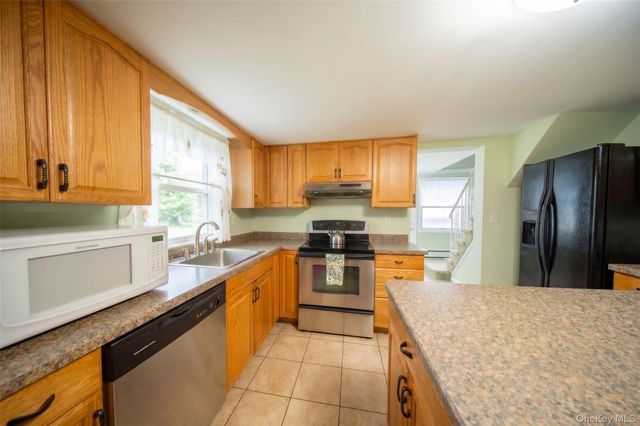 120 Aspen Road, Kings Park, NY 11754