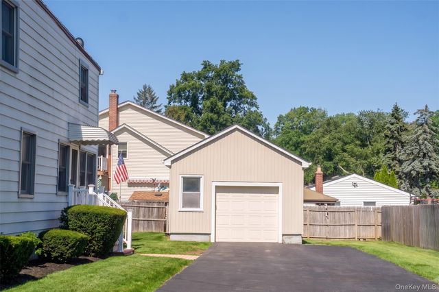 120 Aspen Road, Kings Park, NY 11754