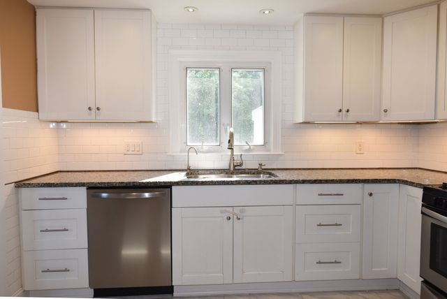 18 Gould Rd, Plymouth, MA 02360