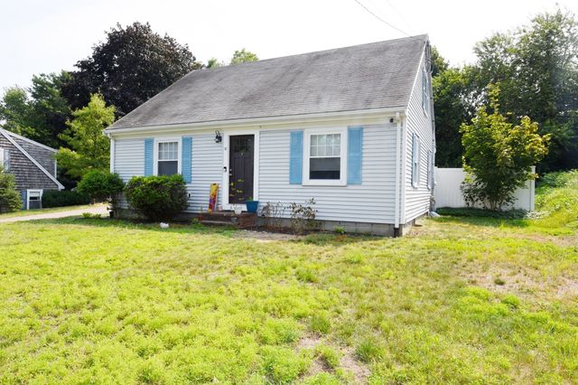 18 Gould Rd, Plymouth, MA 02360
