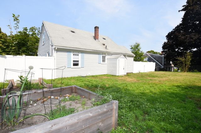18 Gould Rd, Plymouth, MA 02360