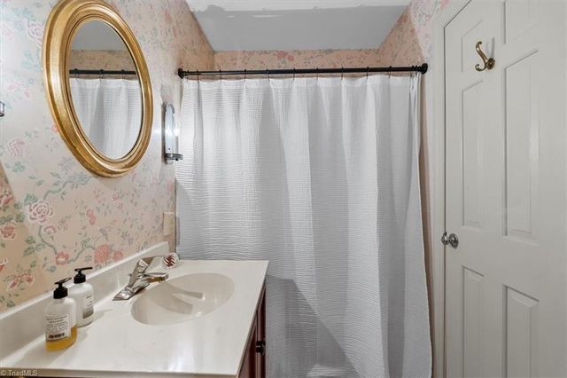 2109 Medford Lane, Greensboro, NC 27408