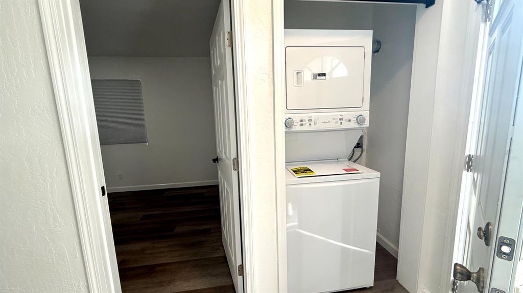 Image 11 of property listing at 10851 Hamill Street, Armona, CA 93202