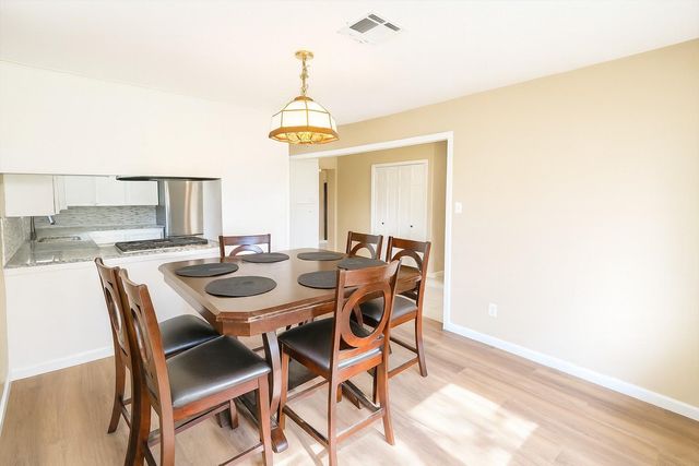 1424 N Avenue F, Freeport, TX 77541