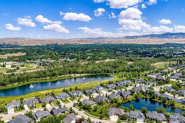 1137 W Back Forty Dr, Eagle, ID 83616
