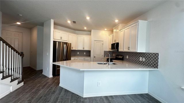 1025 PANDO LOOP, Orlando, FL 32824
