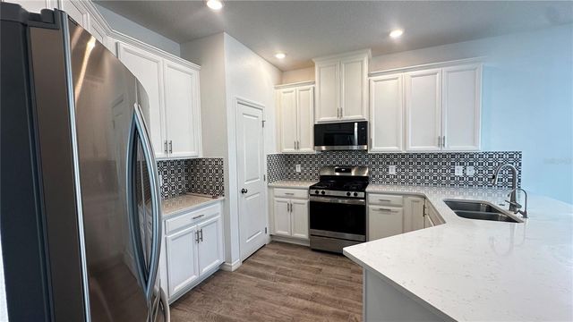 1025 PANDO LOOP, Orlando, FL 32824