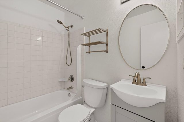 9108 Osuna Place NE, Albuquerque, NM 87111