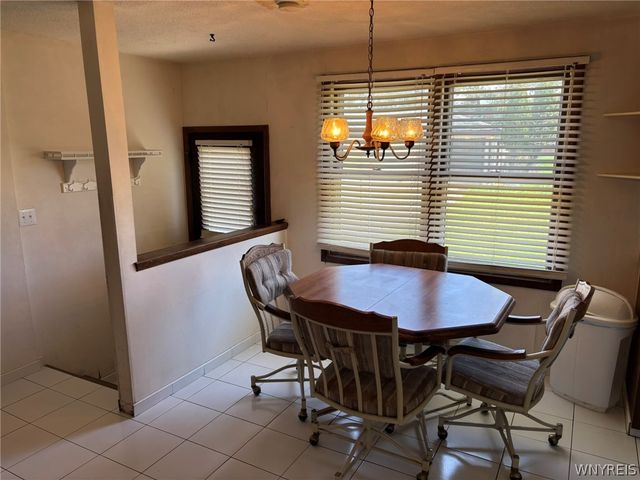 41 French Lea Road, West Seneca, NY 14224