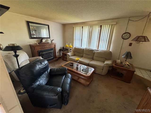 41 French Lea Road, West Seneca, NY 14224