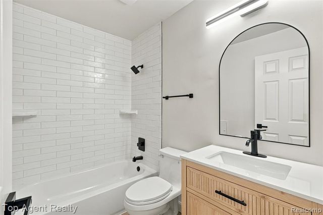 24223 Ramsgate Street, Clinton Township, MI 48035
