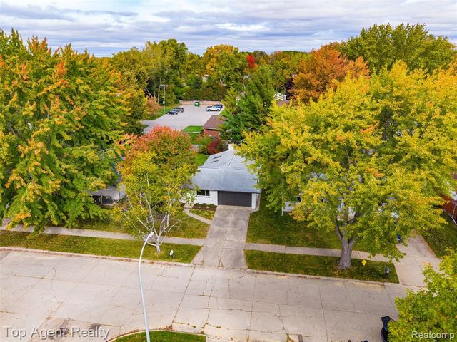 24223 Ramsgate Street, Clinton Township, MI 48035