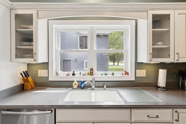 708 E 4th Avenue, Brodhead, WI 53520