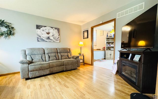 3013 SW Atwood AVE, Topeka, KS 66614