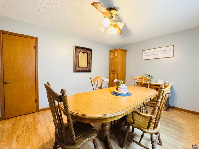 3013 SW Atwood AVE, Topeka, KS 66614