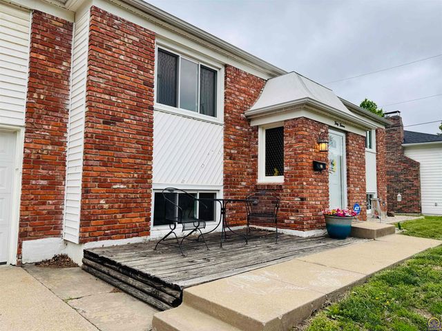 3013 SW Atwood AVE, Topeka, KS 66614