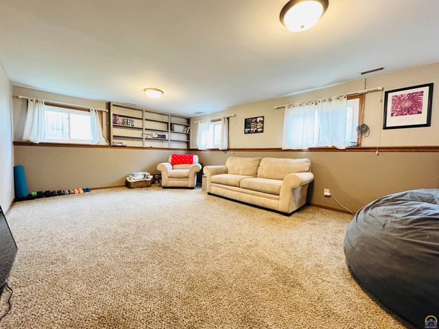 3013 SW Atwood AVE, Topeka, KS 66614