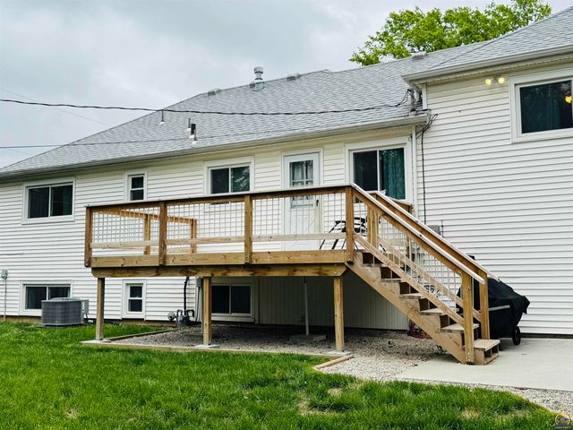 3013 SW Atwood AVE, Topeka, KS 66614