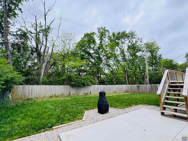 3013 SW Atwood AVE, Topeka, KS 66614