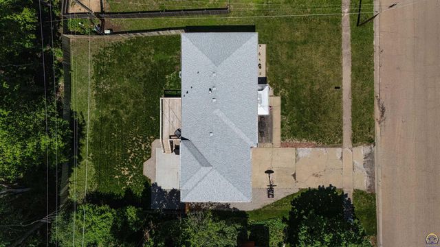 3013 SW Atwood AVE, Topeka, KS 66614