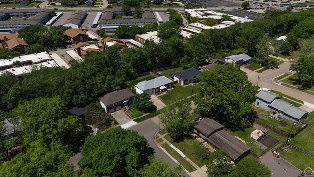3013 SW Atwood AVE, Topeka, KS 66614