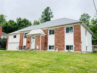 3013 SW Atwood AVE, Topeka, KS 66614