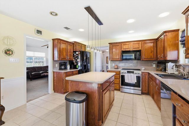 112 Harli Drive, Trenton, TX 75490