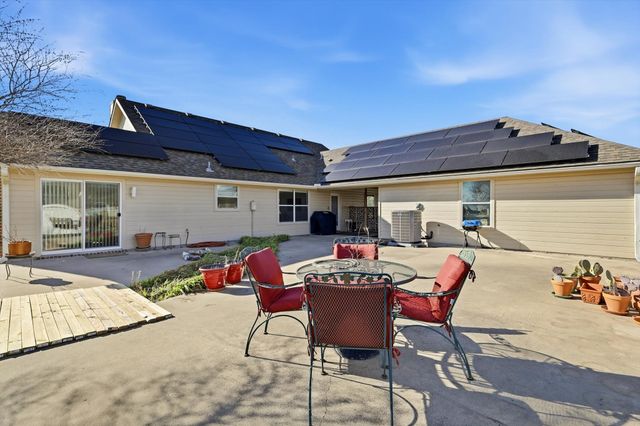 112 Harli Drive, Trenton, TX 75490