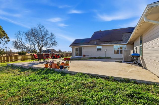 112 Harli Drive, Trenton, TX 75490