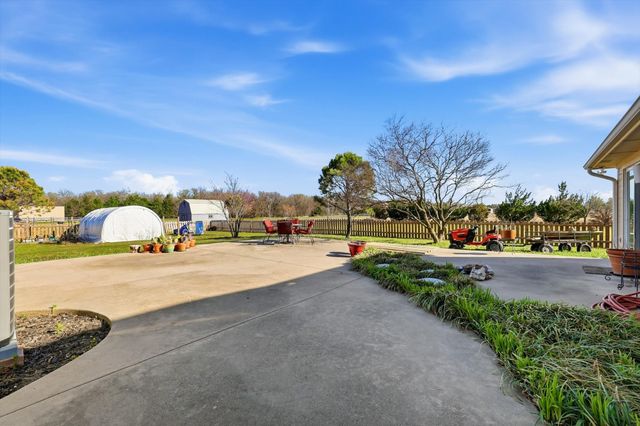 112 Harli Drive, Trenton, TX 75490