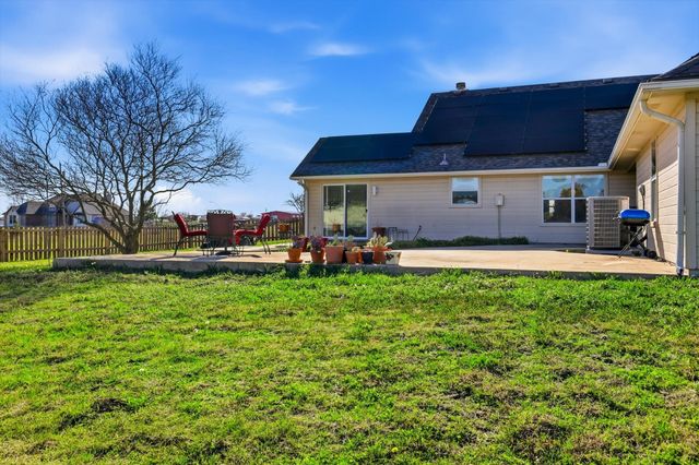 112 Harli Drive, Trenton, TX 75490