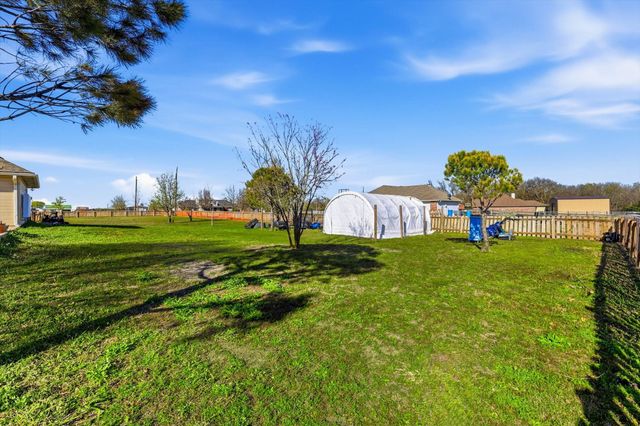 112 Harli Drive, Trenton, TX 75490