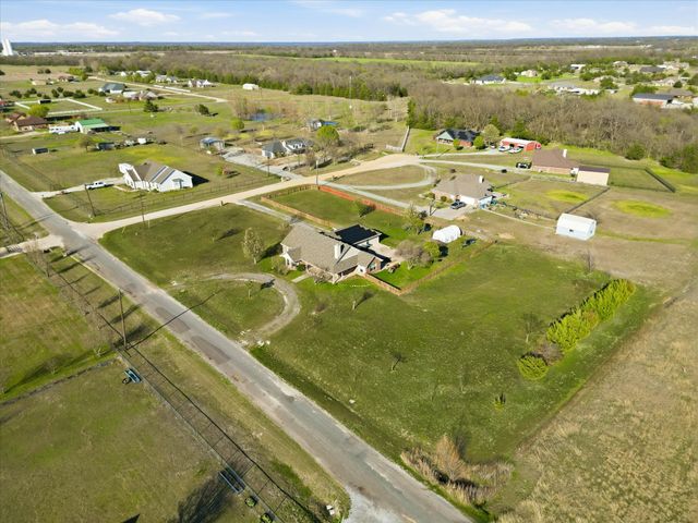 112 Harli Drive, Trenton, TX 75490