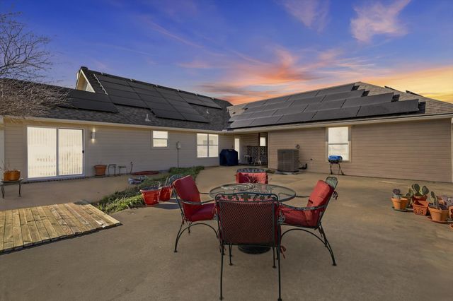 112 Harli Drive, Trenton, TX 75490