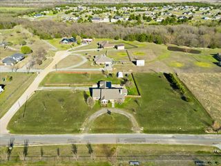 112 Harli Drive, Trenton, TX 75490