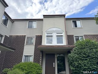 7 Padanaram Road J221, Danbury, CT 06811