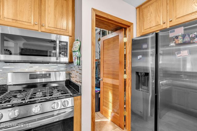 917 Cherry Cove Court, Toms River, NJ 08753