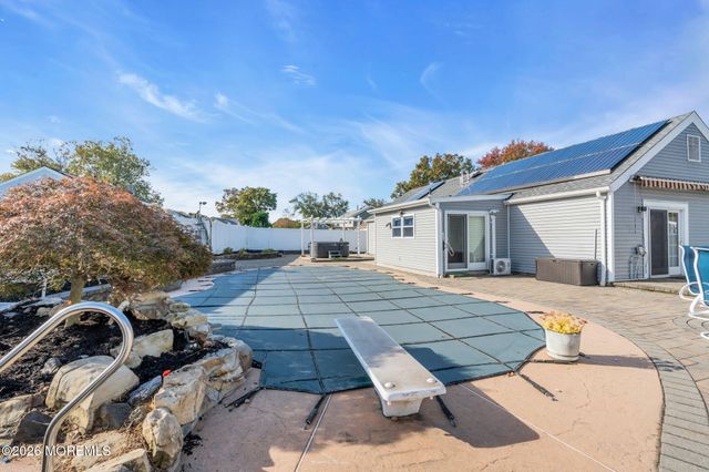 917 Cherry Cove Court, Toms River, NJ 08753
