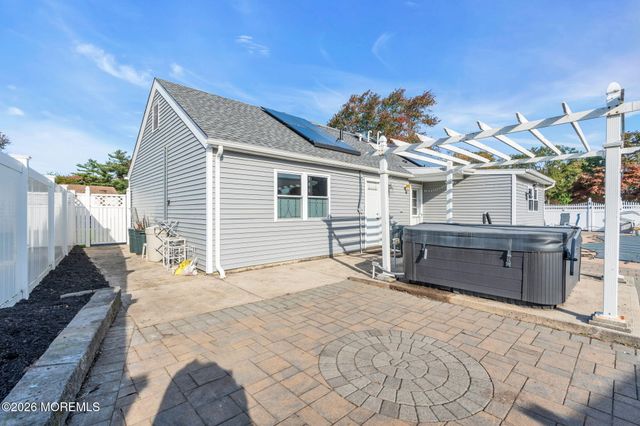 917 Cherry Cove Court, Toms River, NJ 08753
