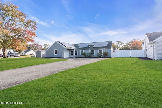 917 Cherry Cove Court, Toms River, NJ 08753