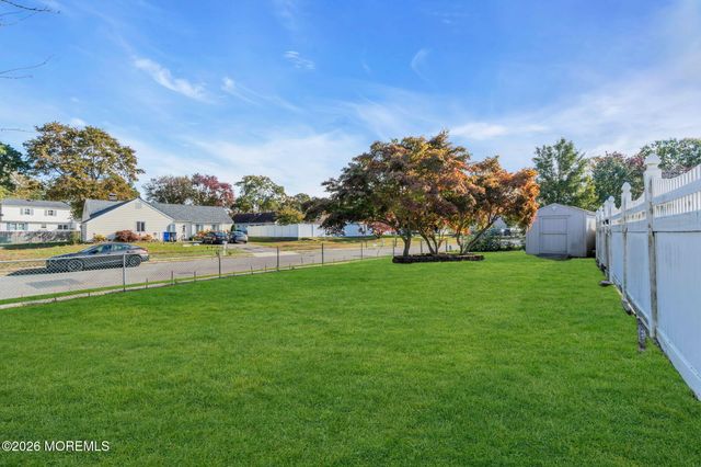 917 Cherry Cove Court, Toms River, NJ 08753