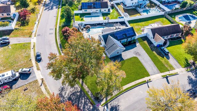 917 Cherry Cove Court, Toms River, NJ 08753