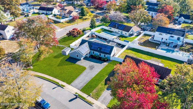917 Cherry Cove Court, Toms River, NJ 08753