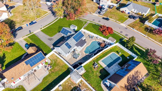 917 Cherry Cove Court, Toms River, NJ 08753