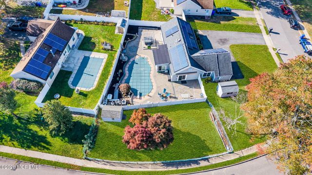 917 Cherry Cove Court, Toms River, NJ 08753