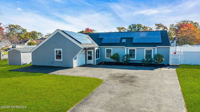 917 Cherry Cove Court, Toms River, NJ 08753