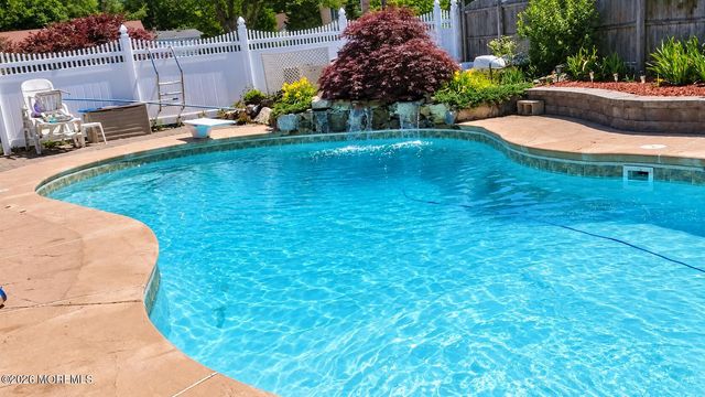 917 Cherry Cove Court, Toms River, NJ 08753