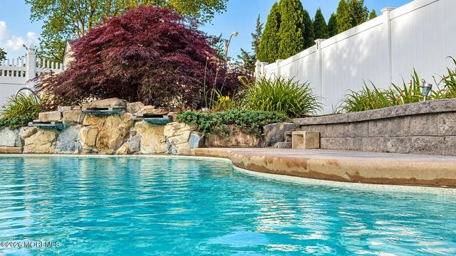 917 Cherry Cove Court, Toms River, NJ 08753