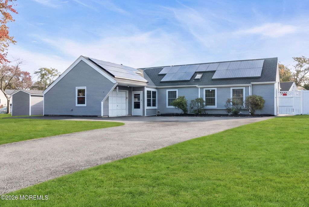 917 Cherry Cove Court, Toms River, NJ 08753
