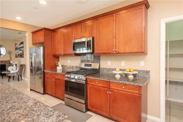 15333 Chive, Fontana, CA 92336